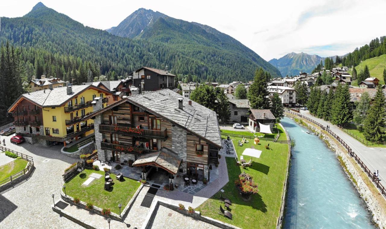 Hotel Bellevue Champoluc Exterior photo