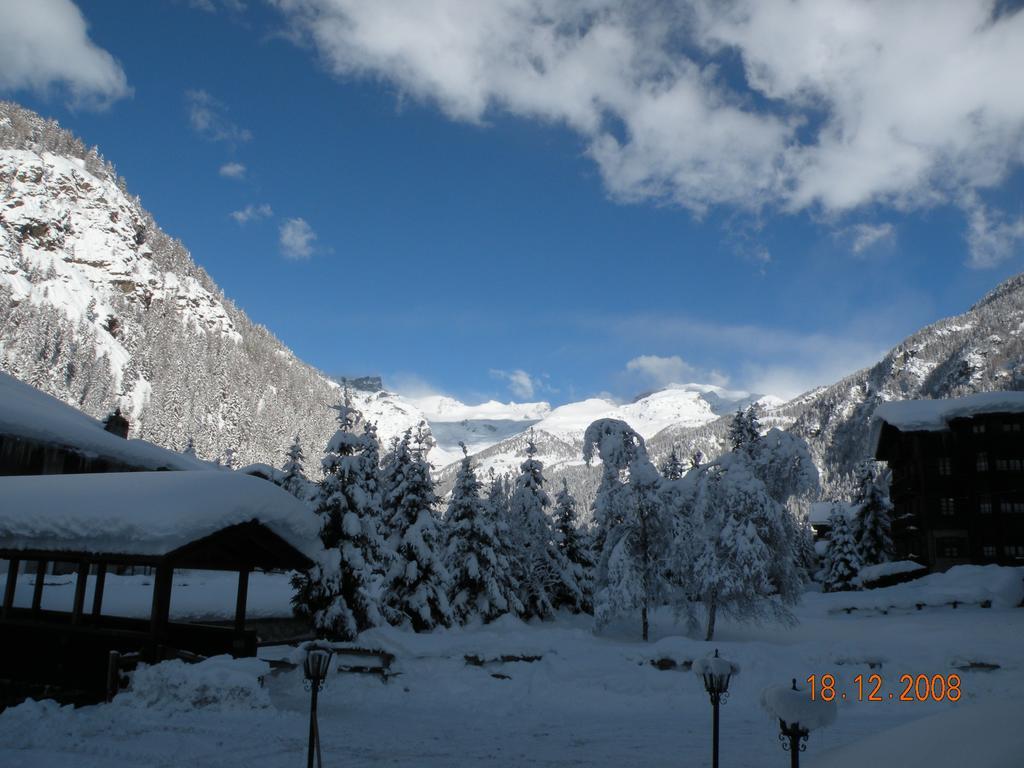 Hotel Bellevue Champoluc Exterior photo