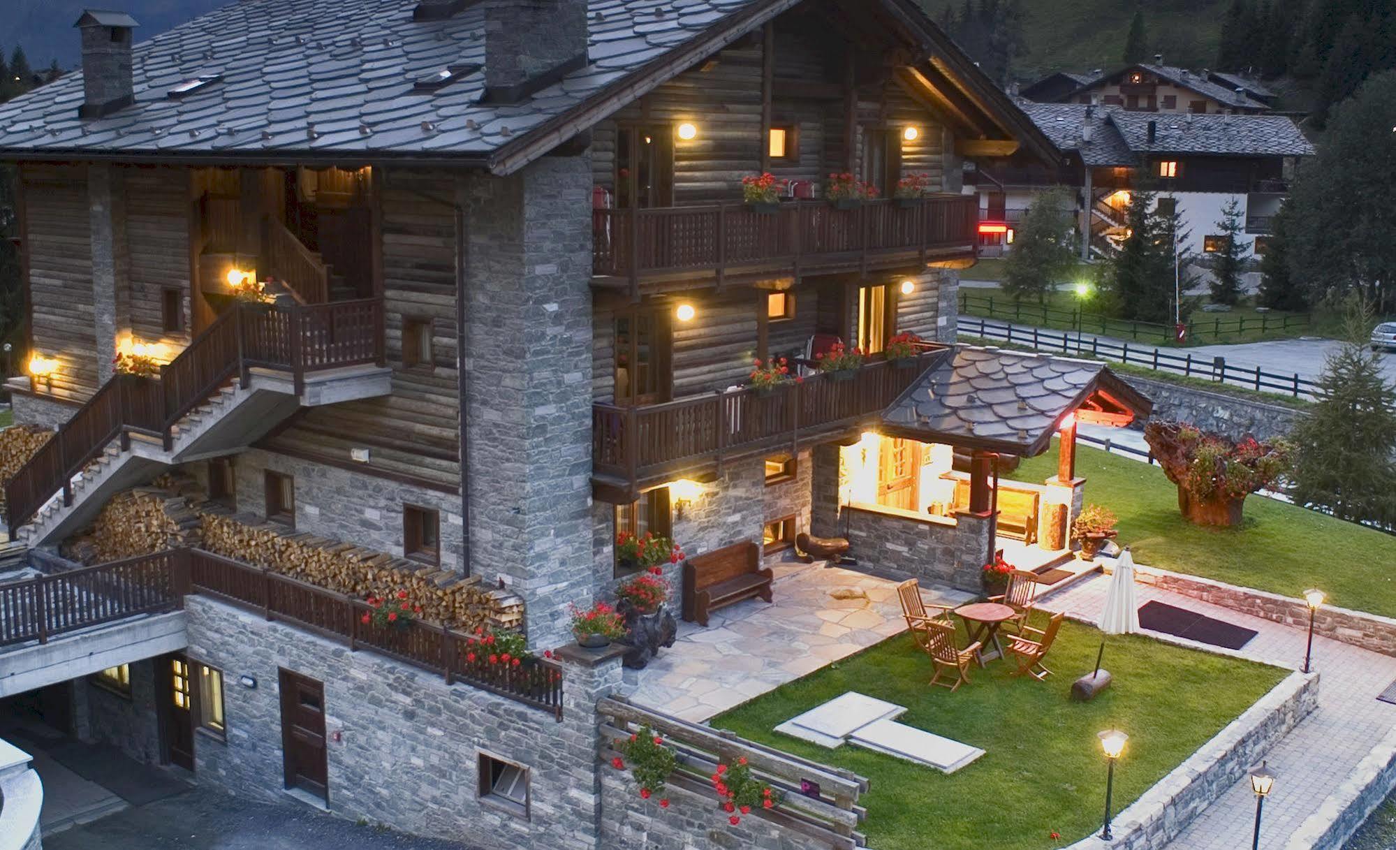 Hotel Bellevue Champoluc Exterior photo